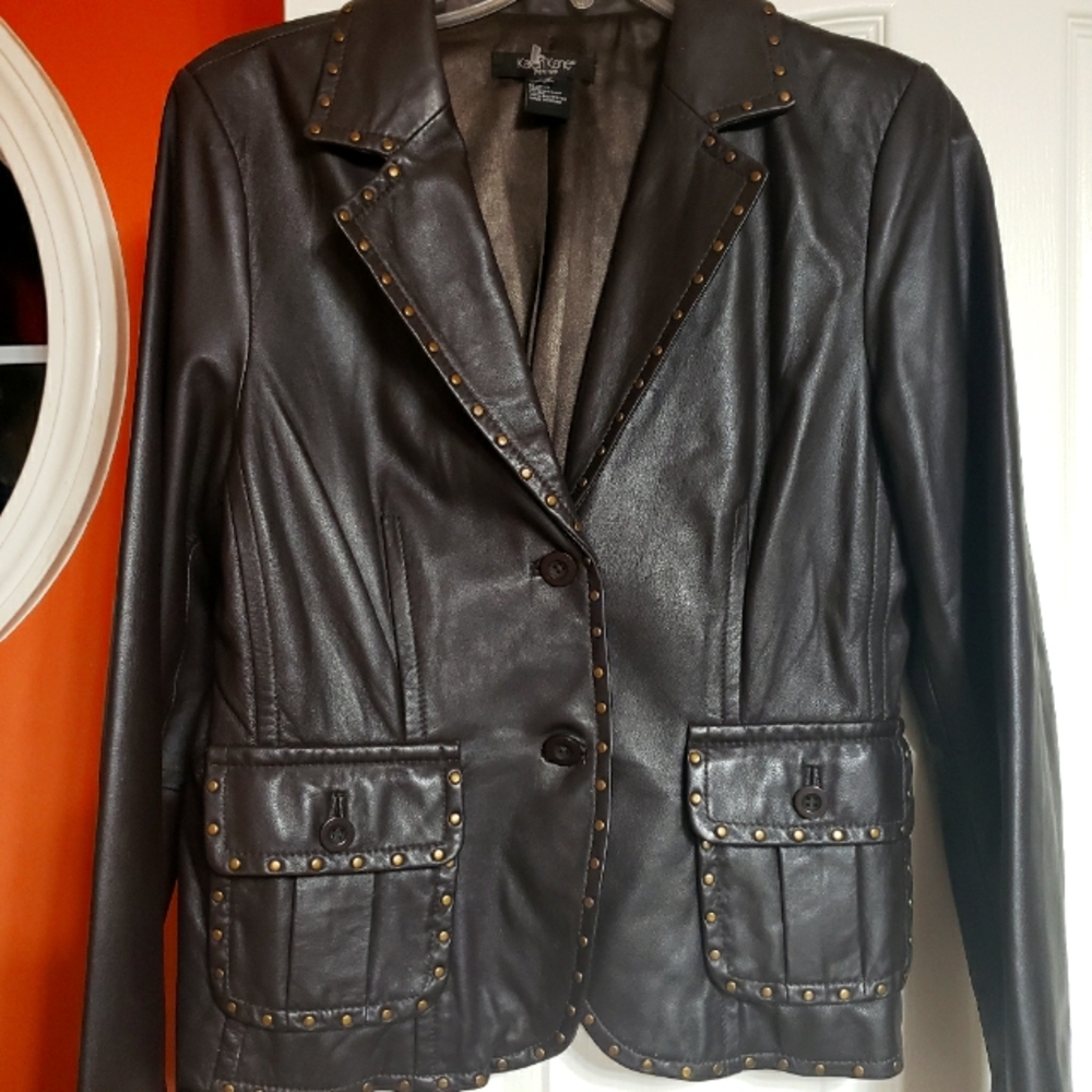 KAREN KANE PETITES 100% LEATHER JACKET with GOLD STUDS  (BROWN 🤎) SZ MEDIUM